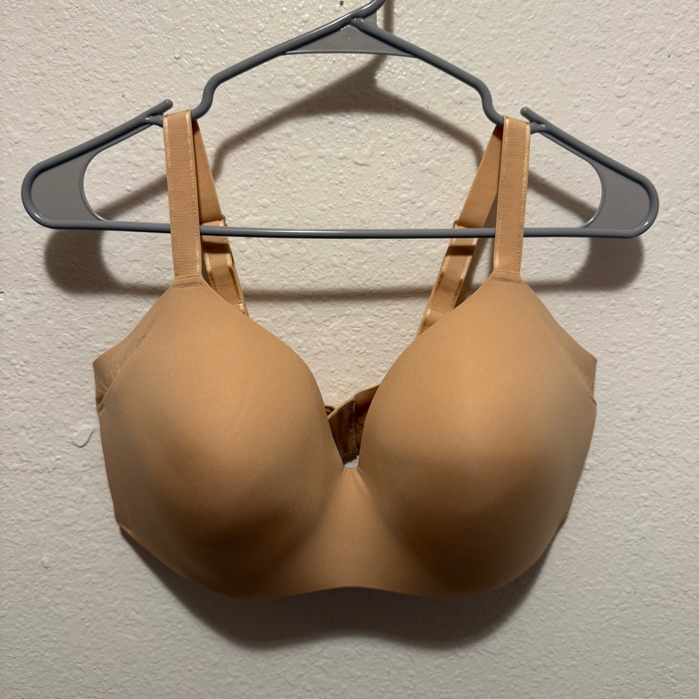 Knix WingWoman Contour Wireless Bra Nude 3 Hook Latch Closure Size 40D